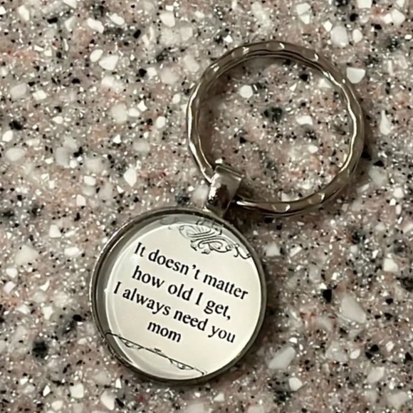 NEW MOM Silver key chain - Picture 1 of 5